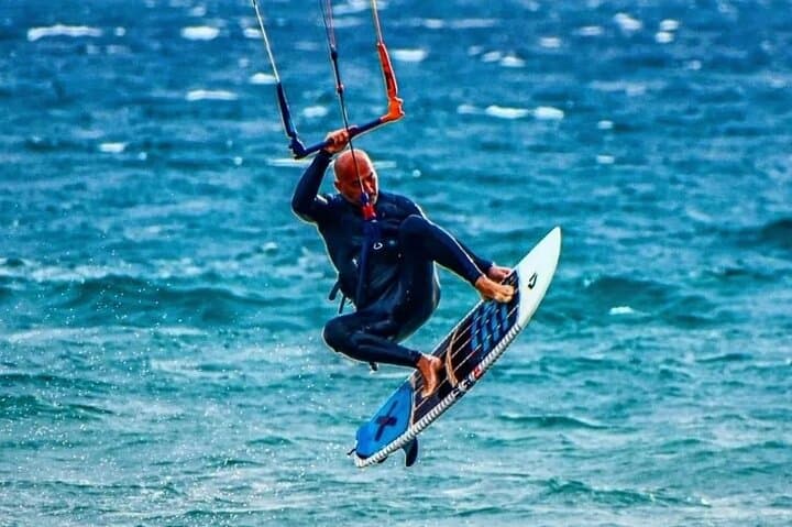 Basic kitesurfing course — photo 1 of 5