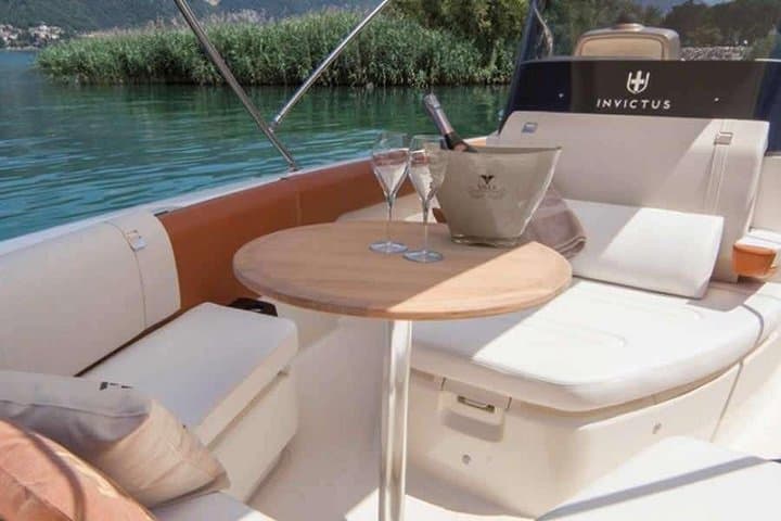 Grand tour(5 H) luxury boat Bellagio Varenna Menaggio — photo 1 of 16
