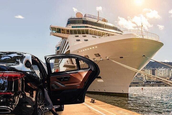 Private Luxury Transfer from Civitavecchia Port to Hotel in Rome — photo 1 of 6