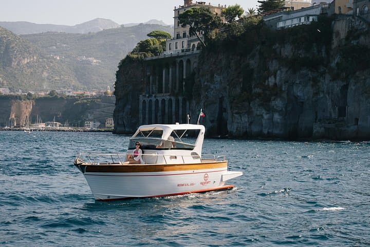 Private Capri Boat Tour from Sorrento or Positano — photo 1 of 8