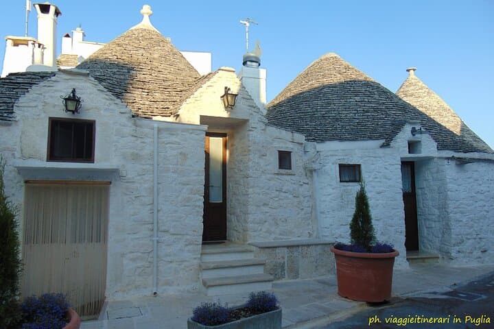 Private guided tour in Alberobello - discovering the trulli — photo 1 of 8