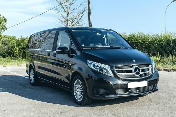 Milan Airport MXP Round-Trip Transfer in Private Van — photo 1 of 6