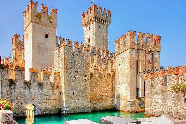Private Tour from Venice to Verona and Sirmione with Local Driver — photo 1 of 11