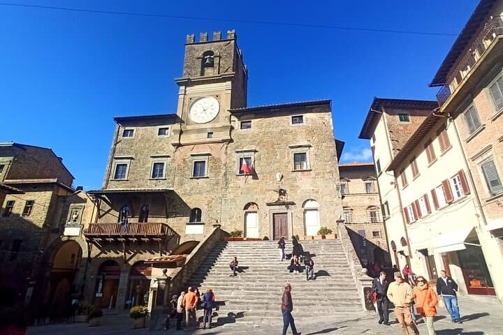 Private Art & Wine Tour in Cortona & Montepulciano, with lunch & 2 wine tastings — photo 1 of 41