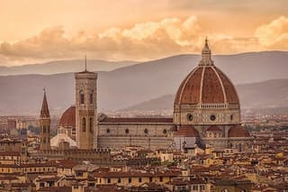 Naples to Florence Private Transfer with 2-Hour Sightseeing Stop