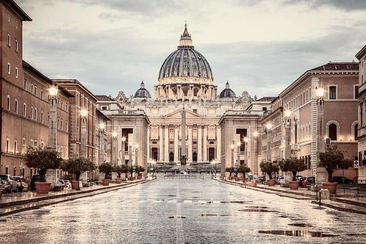 St. Peter's Basilica And Papal Tombs guided tour — photo 1 of 6