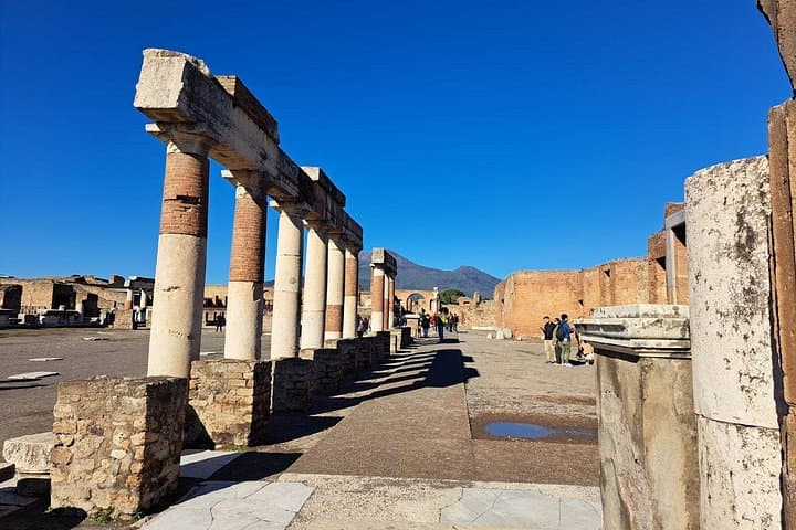 Private Guided Tour of Pompeii with Lunch in Winery — photo 1 of 7