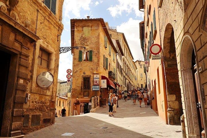 8 Hour Private Tour from Florence: Montepulciano and Pienza — photo 1 of 6