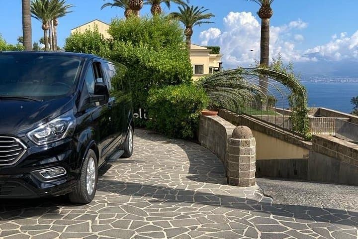 car service luxury from Rome to Sorrento — photo 1 of 7