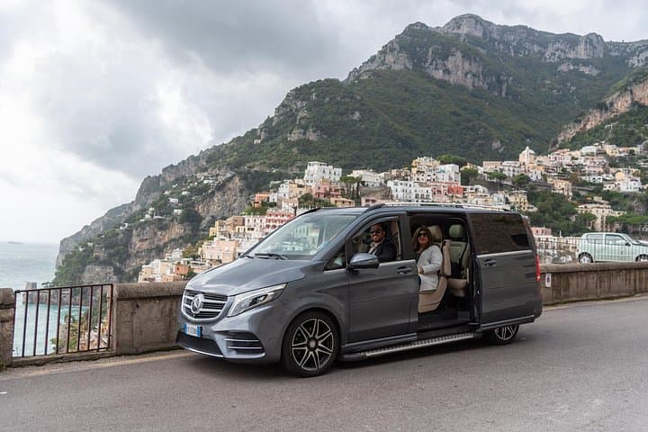Affordable Private Luxury Limousine from Rome to Positano — photo 1 of 4