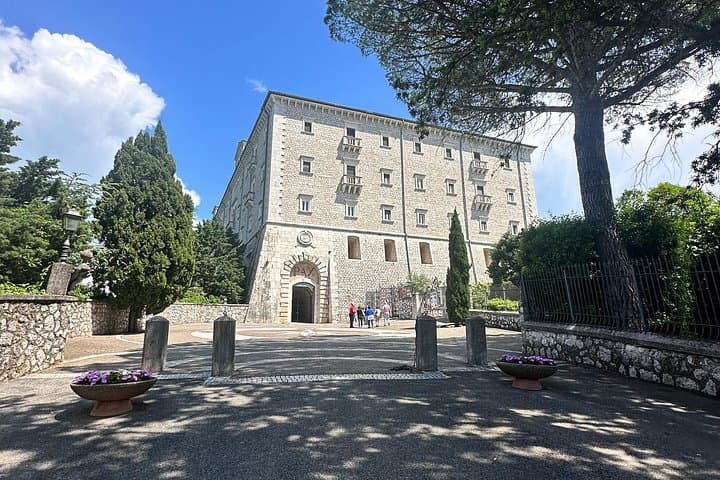 Transfer From Rome To Sorrento or Amalfi Coast with Stop in Cassino. — photo 1 of 5