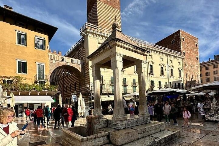 2-hour walking tour of Verona and the most famous places — photo 1 of 2