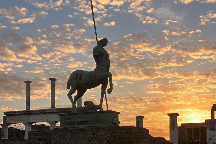 Pompeii Sunset tour for small group — photo 1 of 7