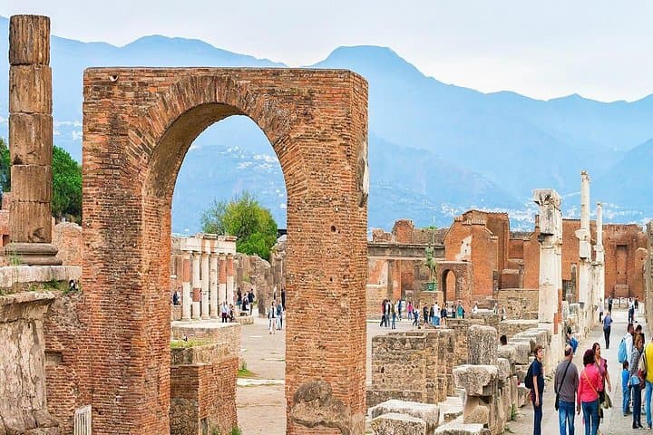 Private Guided Tour in Pompeii — photo 1 of 6
