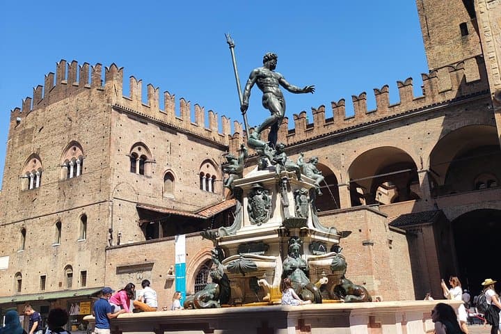 Bologna Classic Guide Bike Tour — photo 1 of 2
