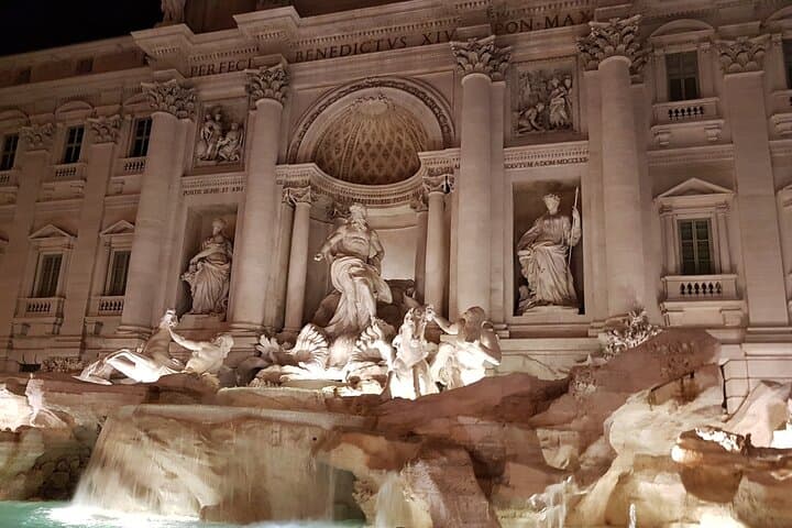 Underground of Trevi Fountain, Spanish Steps PRIVATE TOUR — photo 1 of 19