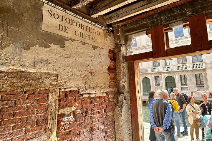 Venice Dinner Food Tour around Jewish Ghetto & Cannaregio Quarter — photo 1 of 11