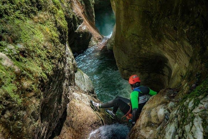 Canyoning Experience for Small Groups in Tuscany — photo 1 of 7