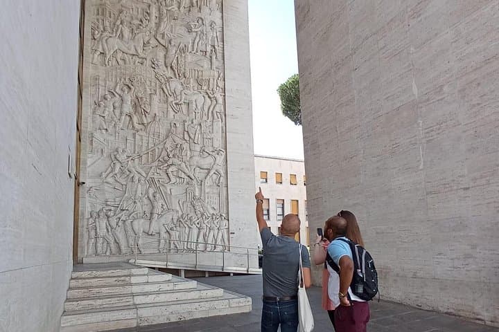 Fascist Rome Tour - The Phantom of Mussolini — photo 1 of 17