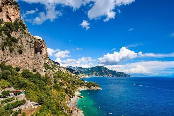 Matera to Amalfi private transfer with a 2 hour stop in Potenza — photo 1 of 7