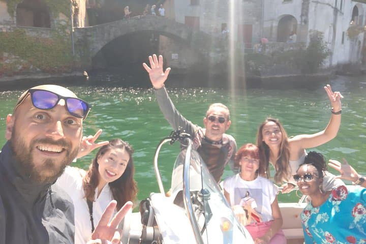 One Hour Boat Tour Departure Como with Private Captain — photo 1 of 27