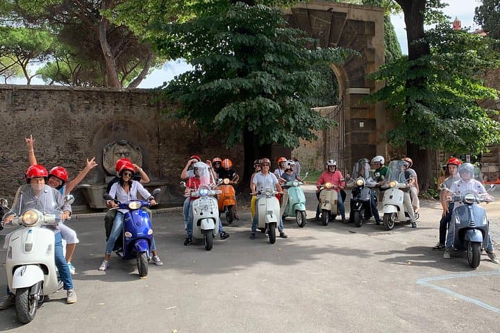 Vespa Tour in Rome Driven by Us with Optional Pick Up — photo 1 of 10
