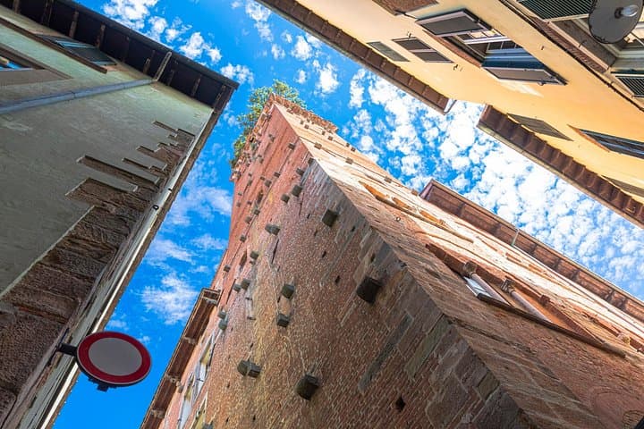Private Self-Guided Walking Tour of the Medieval Town of Lucca — photo 1 of 6