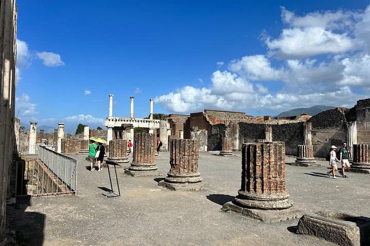 Full Day Private Tour in Sorrento Pompeii and Positano — photo 1 of 6