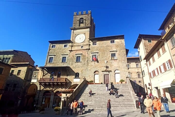 Private Art & Wine Tour in Cortona & Montepulciano, with lunch & 2 wine tastings — photo 1 of 38