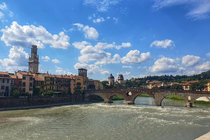 Verona: private walking tour of the city of love — photo 1 of 11