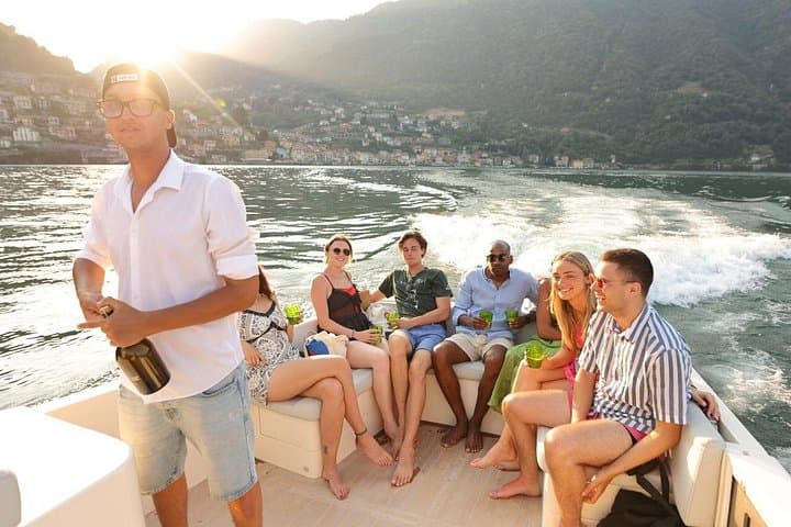 Private Open Bar Tour with Luxury Boat on Lake Como 2H 4H — photo 1 of 9