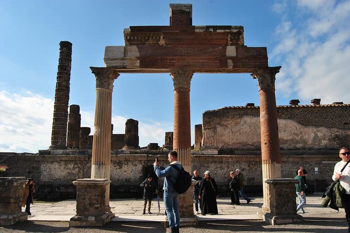 Pompei, guided tour, sunset and entrance tickets — photo 1 of 7