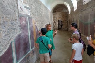 Skip-the-line Private Tour Pompeii Highlights with Native Guide