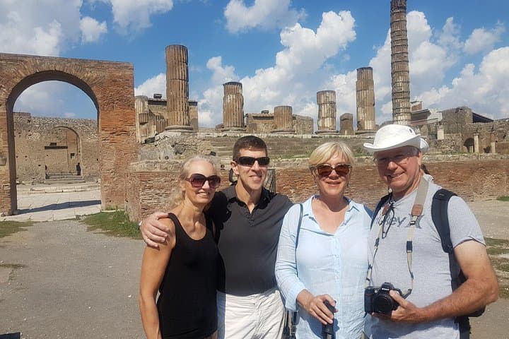 Pompeii ruins and Archaeological Museum private tour from Rome — photo 1 of 9