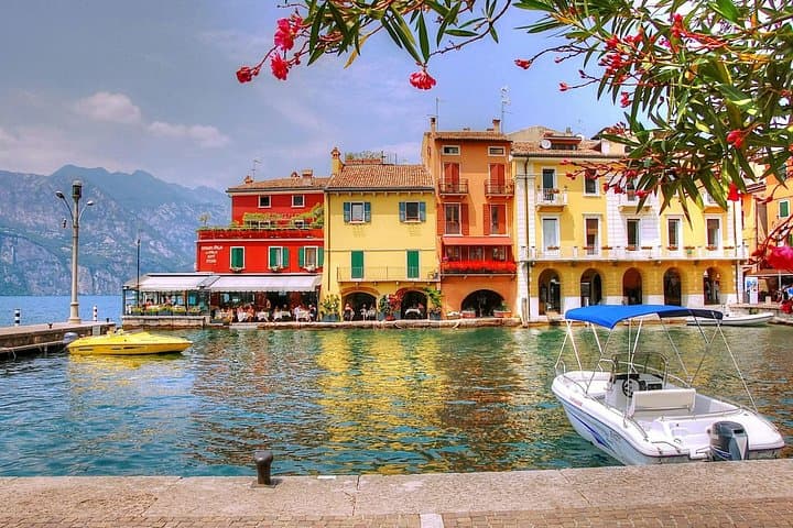 Lake Garda tour with boat trip from southern hotels — photo 1 of 8