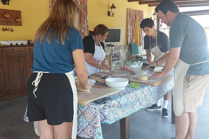 Fettuccine and ravioli cooking class with aperitif and lunch — photo 1 of 16