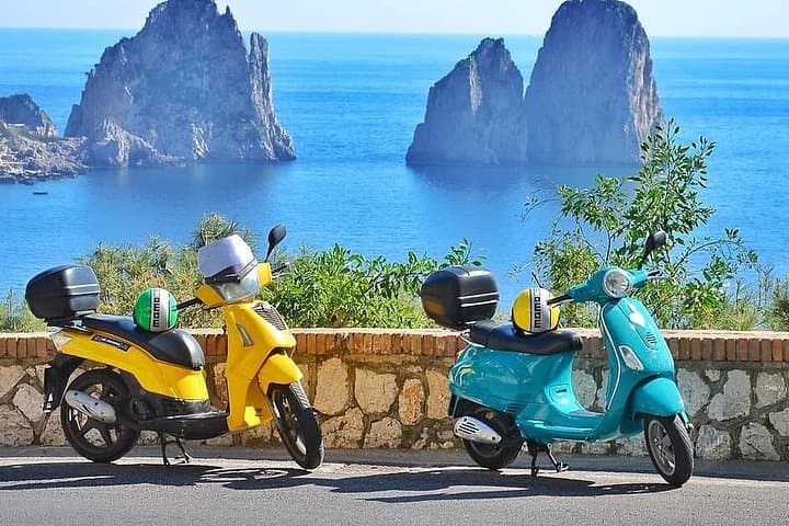Day on a scooter in Capri — photo 1 of 5