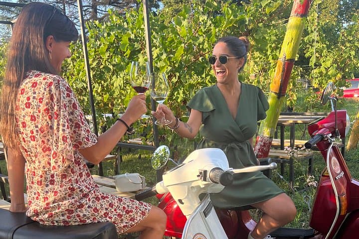 Rent a vintage Vespa for a whole day in Alba — photo 1 of 11