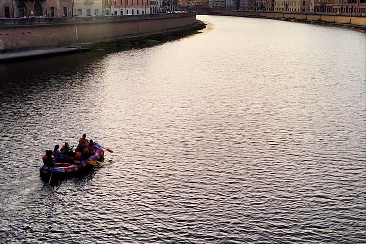 Pisa : rafting tour with Aperitif + free souvenir pictures — photo 1 of 8