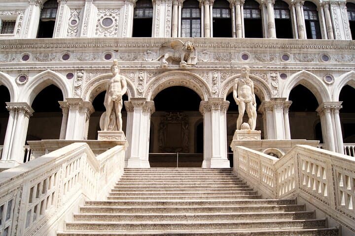 Doge's Palace Skip the Line Guided Tour in Venice — photo 1 of 12
