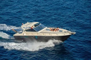 Private Luxury Snorkelling, Swimming and Aperitif Tour on Board!