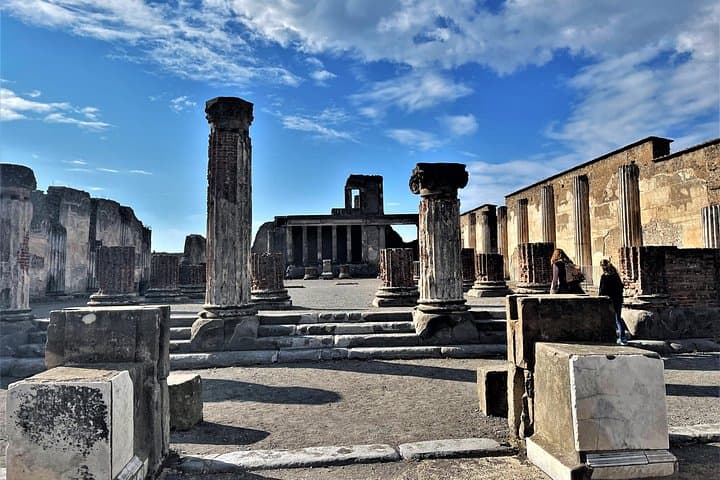 Pompeii Guided Tour with Skip the Line from Naples — photo 1 of 9