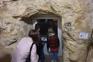 Etruscan Necropolis and Museum in Tarquinia Private Tour for Kids and Families