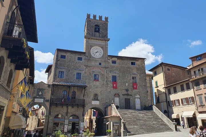 Cortona Private walking Tour under the Tuscan sun — photo 1 of 10