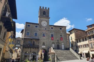 Cortona Private walking Tour under the Tuscan sun