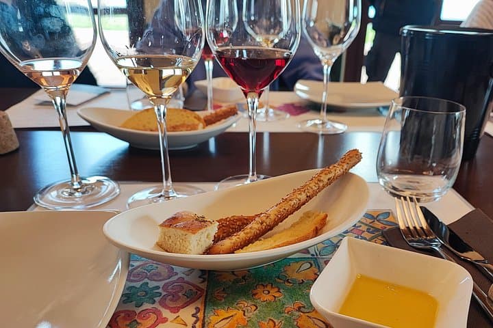 Wine tasting on the southern slope of Etna — photo 1 of 6