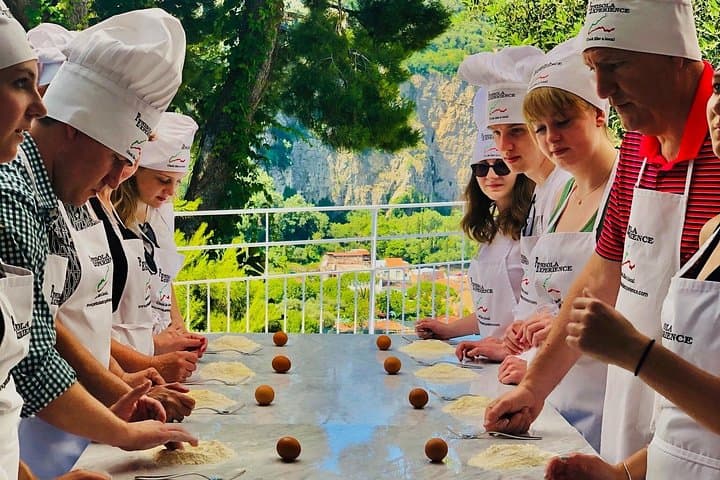 4 Hour Cooking Class Experience with Licensed Guide — photo 1 of 6