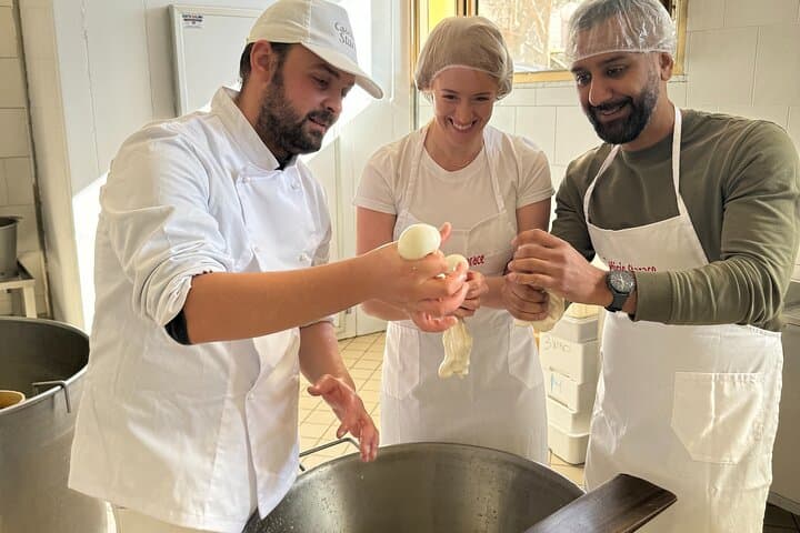 Mozzarella Experience with Tasting in Vico Equense — photo 1 of 12