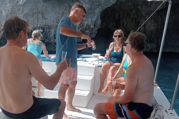 Private boat tour Syracuse Ortigia fruit and prosecco — photo 1 of 16