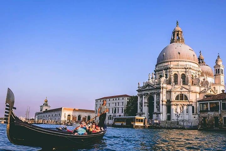 Private Gondola Ride with Serenade in Venice — photo 1 of 20